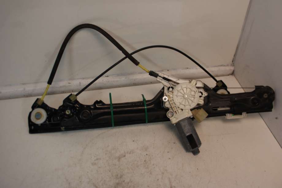 Ruteheis høyre foran til BMW X6 2008-2014 (E71/E72) (E71/E72) (BMW|51 33 7 197 302|)