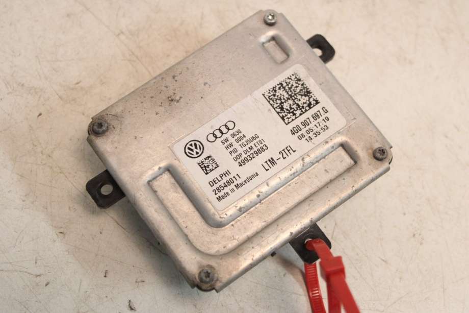 Styreenhet xenon/ballast til VW Transporter / Caravelle 2019-->> (T6.1) (T6.1) (VOLKSWAGEN|4G0 907 697 F|)