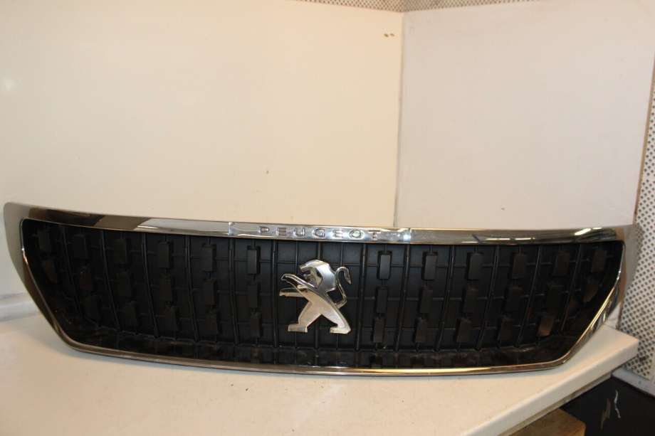 Grill til Peugeot Expert 2016-->> (Type III) (PEUGEOT|98 117 104 XT|)