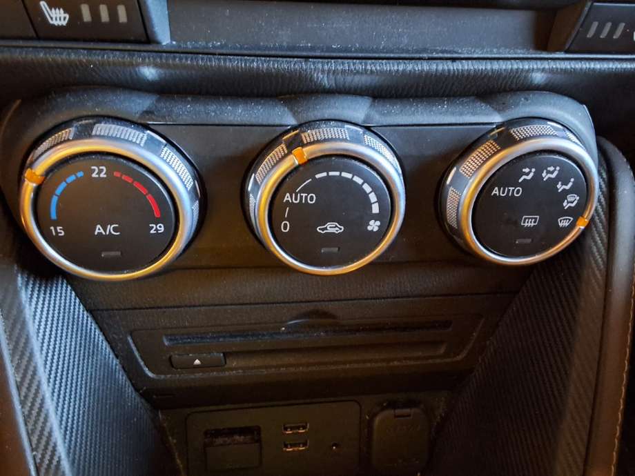 Varmeapparat betjening til Mazda 2 2015-2019 (Type III, Fase 1) (MAZDA|)
