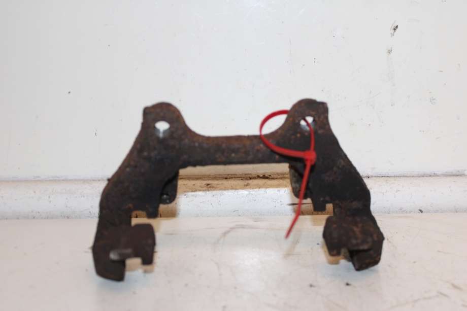 Bremsecaliper brakett til Fiat Doblo, 2010-->> (Type II)  (FIAT|77365438)