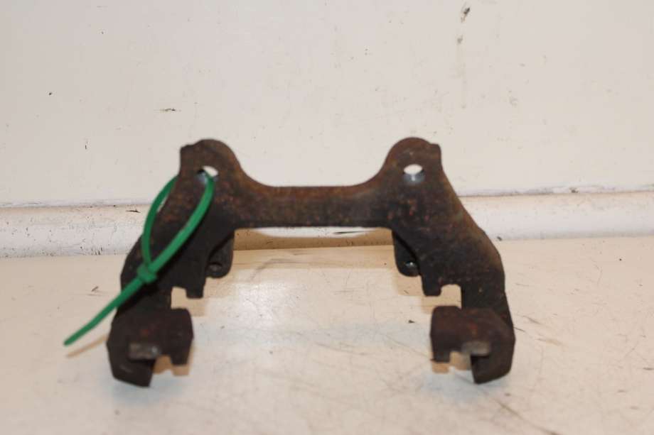 Bremsecaliper brakett til Fiat Doblo, 2010-->> (Type II)  (FIAT|77365438)
