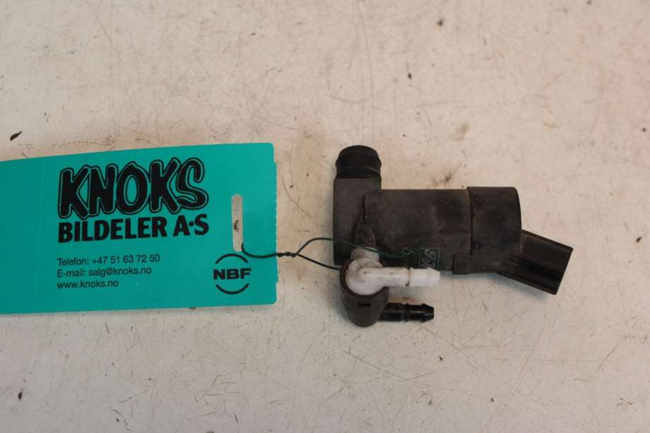 Spylerpumpe foran til Volvo XC70 2008-2013 (Type II, Fase 1)  (VOLVO|1S-7117K624-FE|)