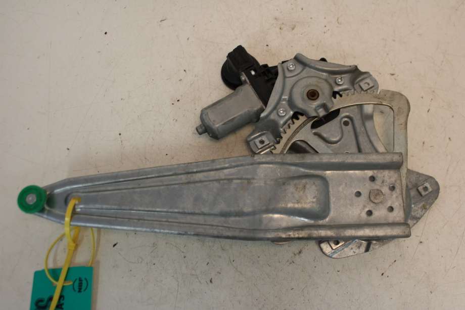 Ruteheis venstre bak til Toyota Yaris 2012-2014 (Type III, Fase 1) (TOYOTA|698400D220|)