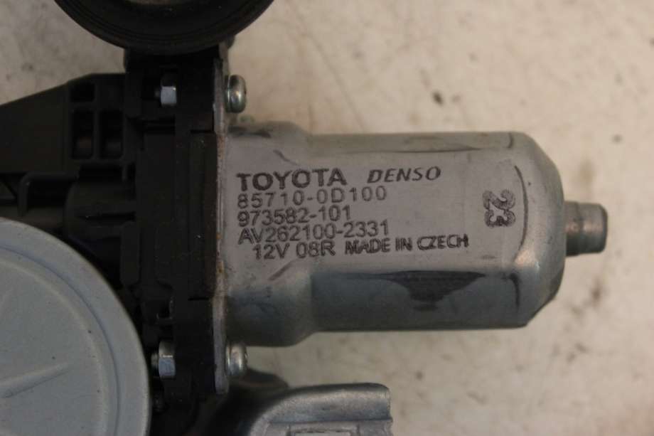Ruteheis venstre bak til Toyota Yaris 2012-2014 (Type III, Fase 1) (TOYOTA|698400D220|)