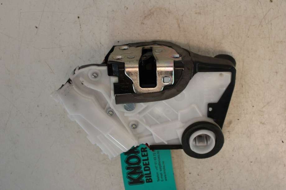 Låsekasse venstre foran til Toyota Yaris 2012-2014 (Type III, Fase 1) (TOYOTA|690400D520|)