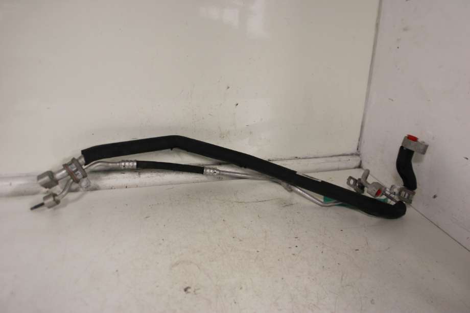 Aircondition rør til Mercedes EQV 2020-->> (W447) (W447) (MERCEDES|A 447 830 73 04|)