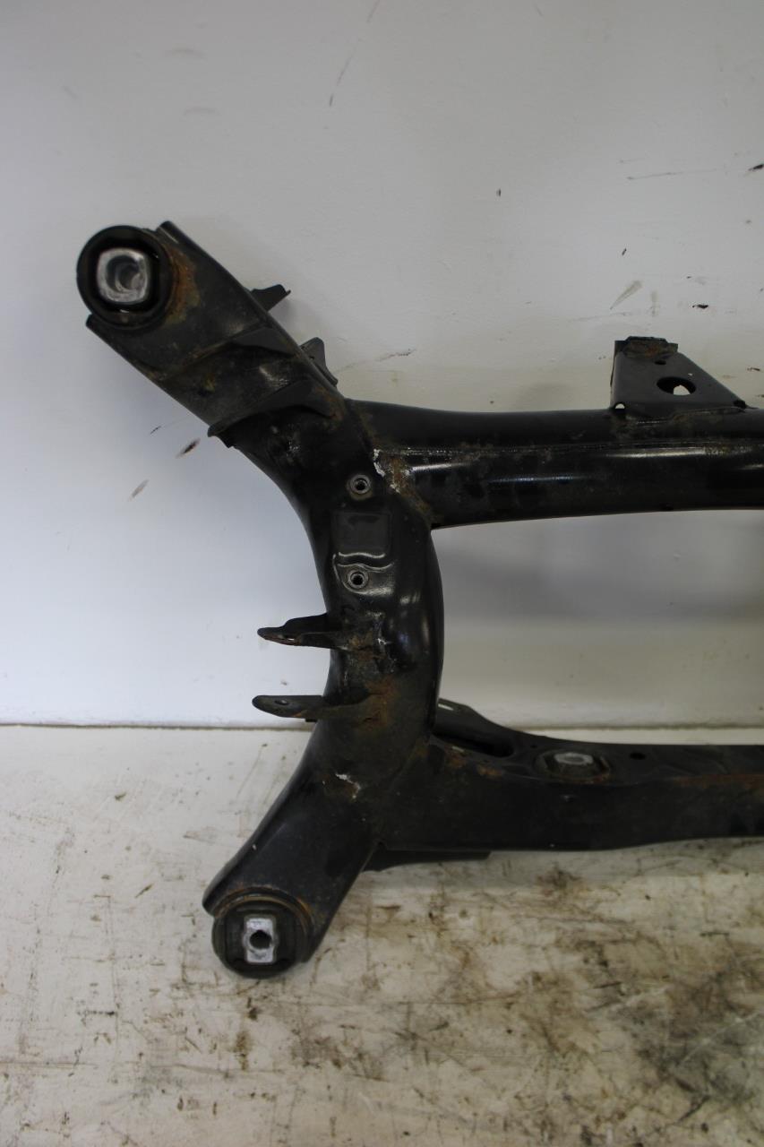 Travers bak til BMW 1-Serie 2015-2019 (Fase 2) (F20/F21) (F20/F21) (BMW|33 31 6 792 505|)