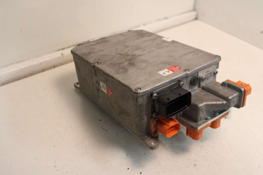 Batterilader (OBC - On Board Charger) til VW Passat 2015-2019 (Fase 1) (B8) (B8) (VOLKSWAGEN|5QE 915 682 M|)