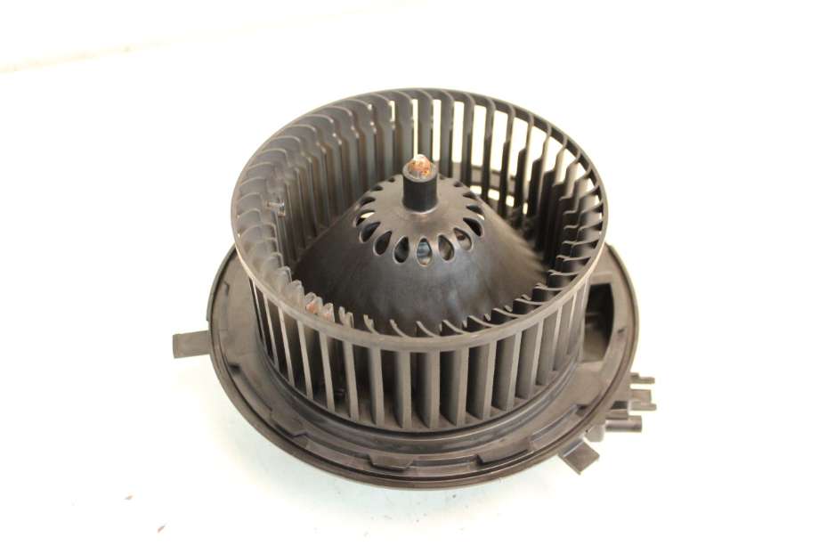 Varmeapparat motor til VW Passat 2015-2019 (Fase 1) (B8) (B8) (VOLKSWAGEN|5WB 819 021 A|)