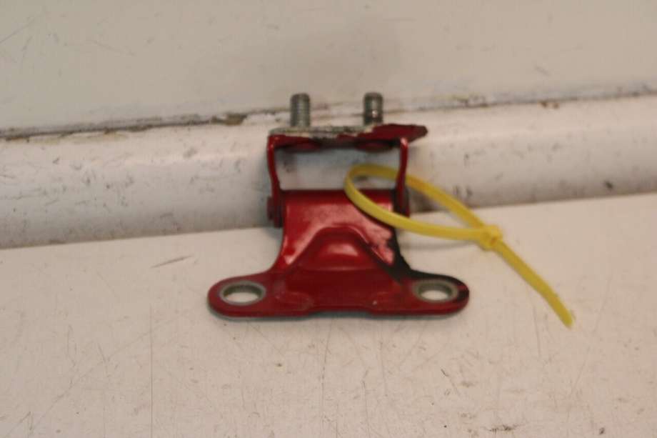 Hengsler til Toyota Avensis, 2009-2015 (Type III, Fase 1)  (TOYOTA|6881005030)