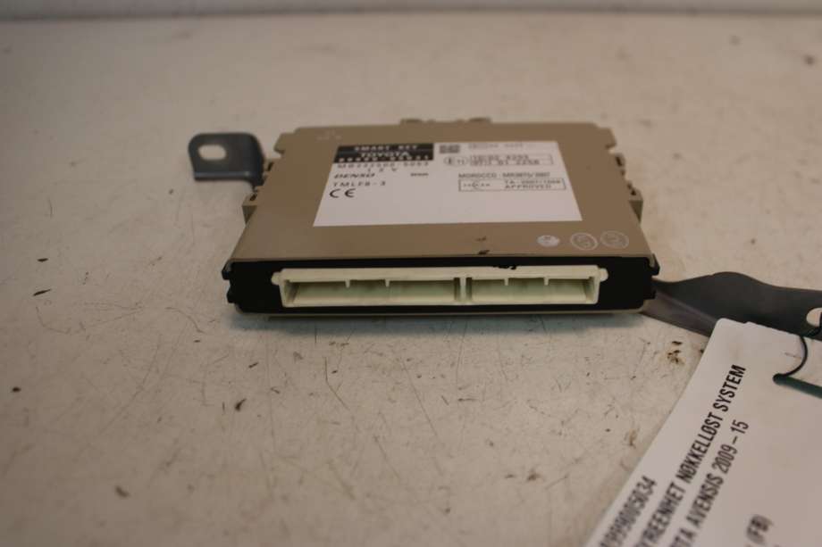 Styreenhet nøkkelfri/keyless til Toyota Avensis 2009-2015 (Type III, Fase 1)  (TOYOTA|8999005034|8999005031|)