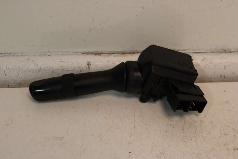 Bryter visker til Toyota Avensis 2009-2015 (Type III, Fase 1)  (TOYOTA|8465205210|)