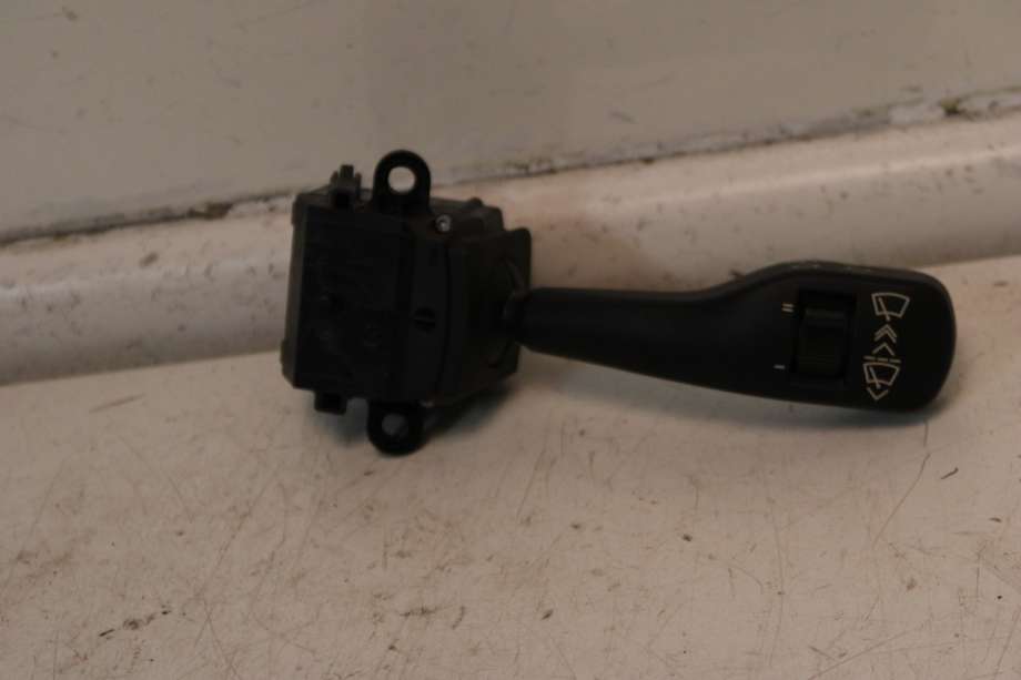 Bryter lys til BMW X3 2007-2010 (Fase 2) (E83) (E83) (BMW|61 31 8 363 669|)