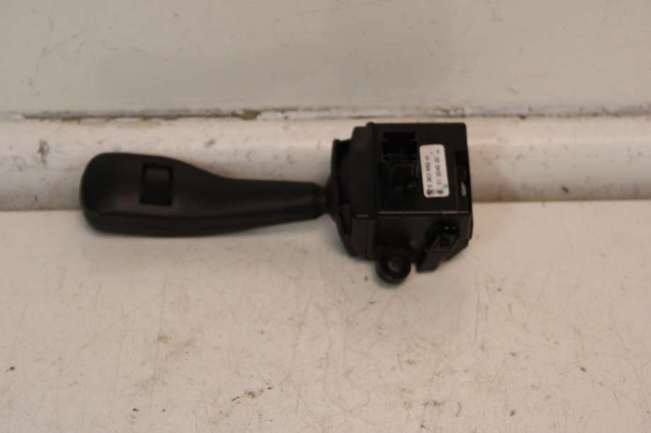 Bryter lys til BMW X3 2007-2010 (Fase 2) (E83) (E83) (BMW|61 31 8 363 669|)