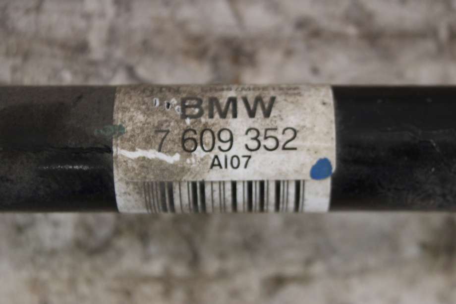 Drivaksel høyre bak til BMW 3-Serie 2012-2018 (F30/F31/F34) (F30/F31/F34) (BMW|33 20 8 680 350|)