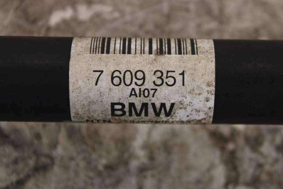 Drivaksel venstre bak til BMW 3-Serie 2012-2018 (F30/F31/F34) (F30/F31/F34) (BMW|33 20 8 680 351|)