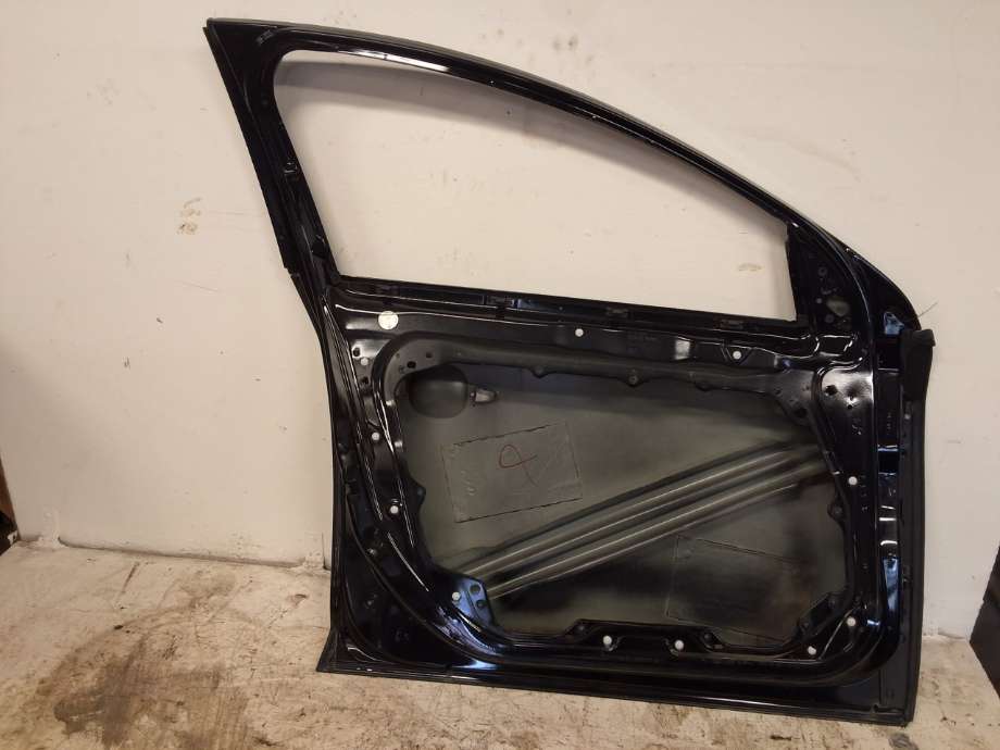 Dør venstre foran til Volvo V60/V60 CC 2013-2018 (Type I, Fase 2)  (VOLVO|32291064|)