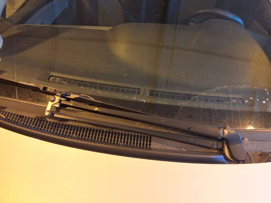 Viskerarmer frontrute til Toyota Yaris, 2014-2020 (Type III, Fase 2)  (TOYOTA|)