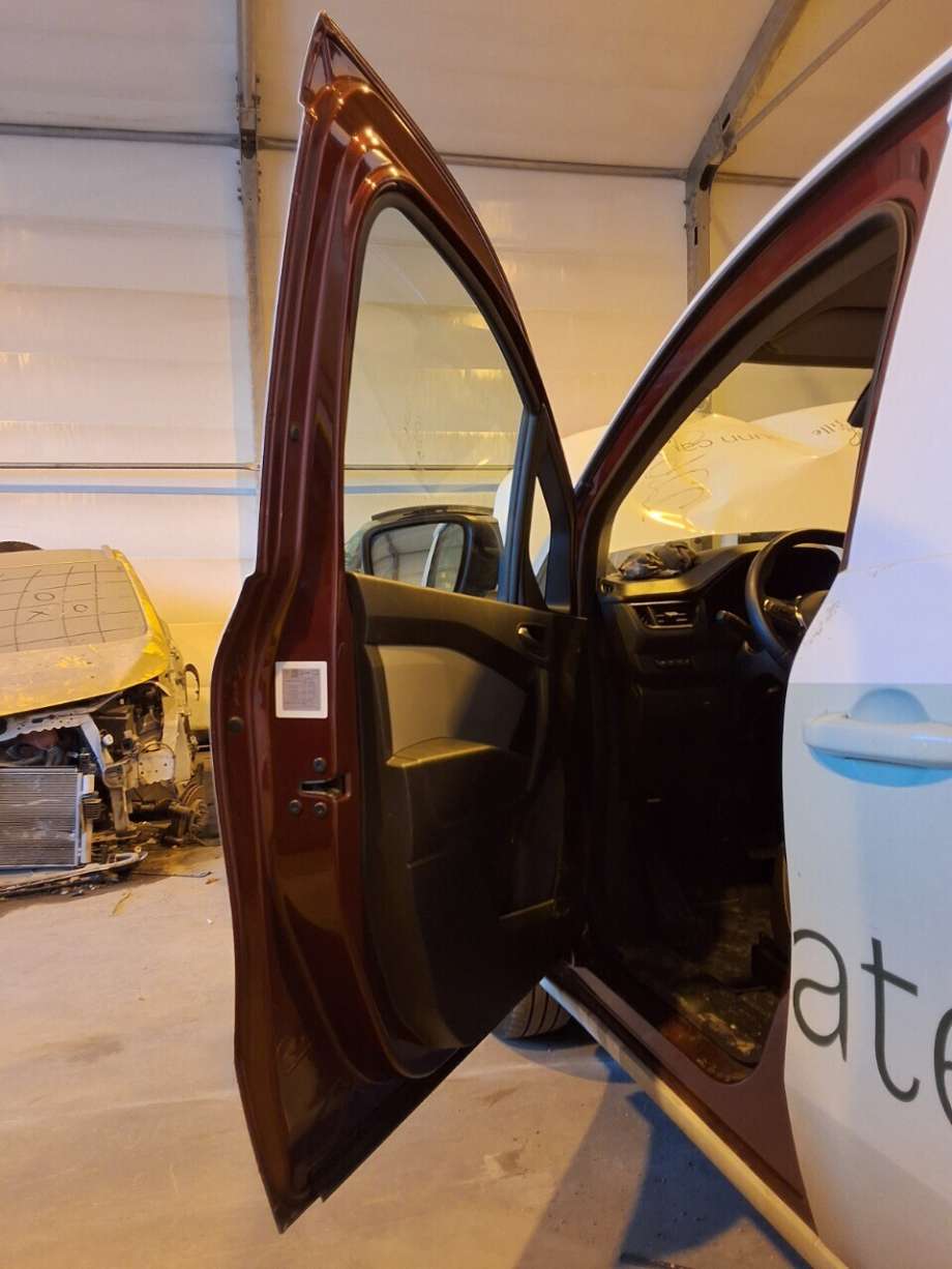 Dør venstre foran til Nissan Townstar 2022-->> (NISSAN|8010100Q1H|)