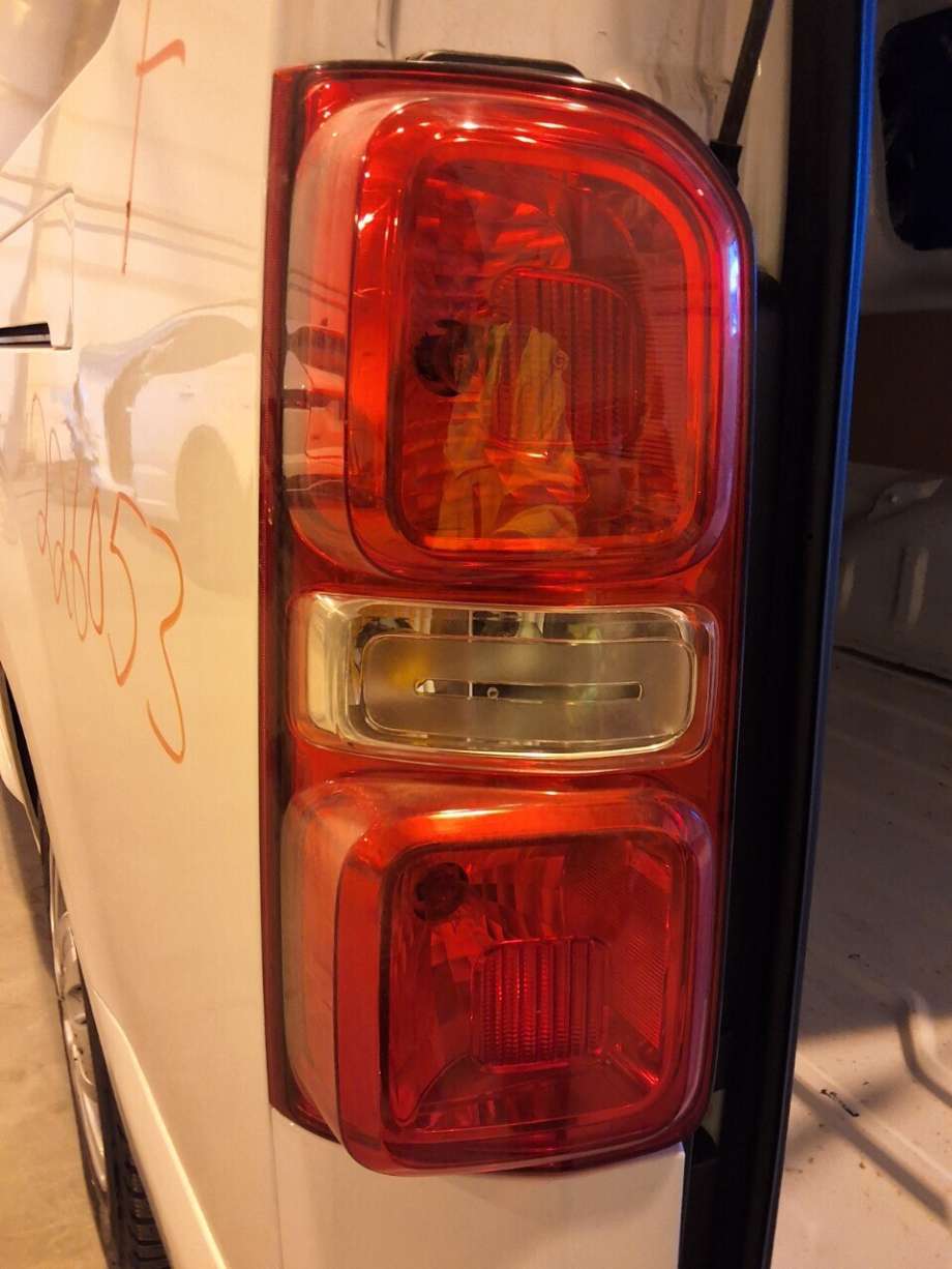 Baklykt venstre til Peugeot Expert 2016-->> (Type III) (PEUGEOT|98 082 431 80|)