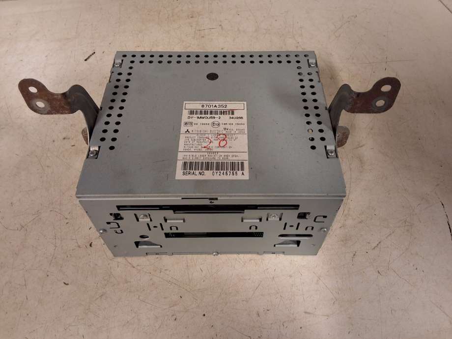 Bilstereo til Mitsubishi Outlander, 2010-2012 (Type II, Fase 2)  (MITSUBISHI|8701A352)