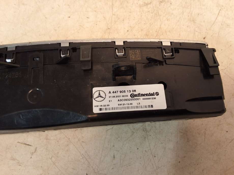 Varmeapparat betjening til Mercedes EQV 2020-->> (W447) (W447) (MERCEDES|A 447 905 13 06|)