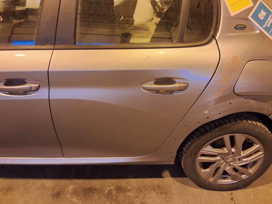 Dør venstre bak til Peugeot 208, 2019-->> (Type II) (PEUGEOT|98 275 779 80)