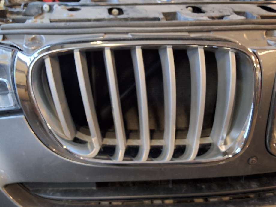 Grill høyre til BMW X3 2010-2017 (F25) (F25) (BMW|51 13 7 367 422|)