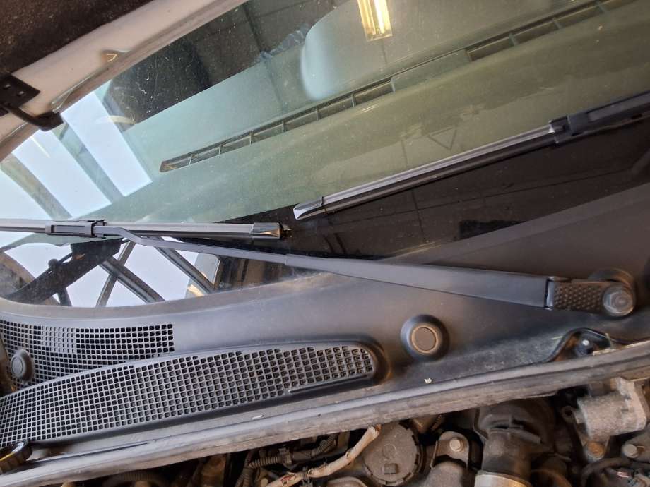 Viskerarmer frontrute til Renault Kangoo, 2008-2021 (Type II)  (RENAULT|)