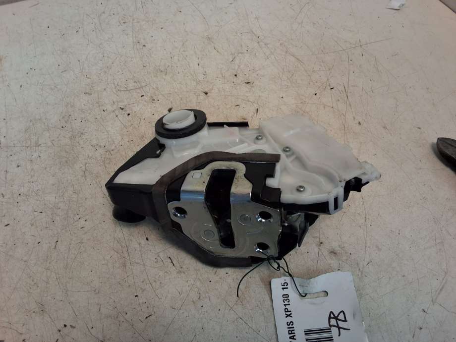 Låsekasse venstre foran til Toyota Yaris, 2014-2020 (Type III, Fase 2)  (TOYOTA|690400D520)
