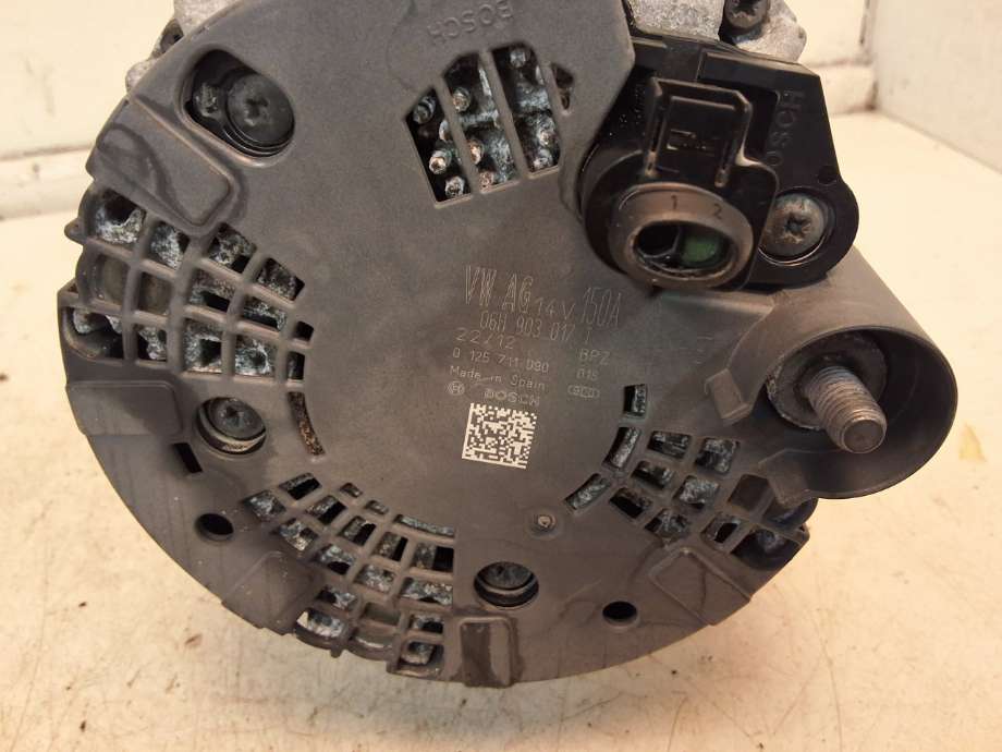 Dynamo til Audi A4 2007-2014 (Type IV) (B8) (B8) (AUDI|06H 903 017 T|06H 903 018 P|)