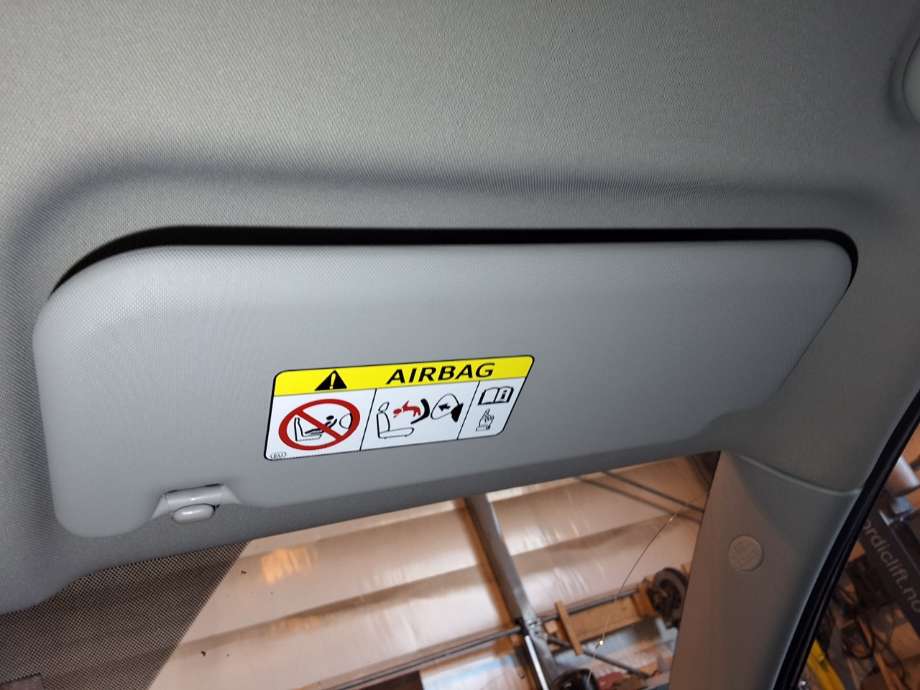 Solskjerm til Toyota Verso, 2009-2016 (Type III) (TOYOTA|743100F151B0)