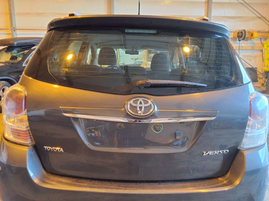 Bakluke til Toyota Verso 2009-2016 (Type III) (TOYOTA|670050F080|)