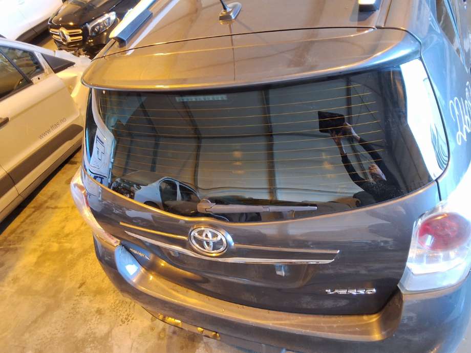 Bakluke til Toyota Verso 2009-2016 (Type III) (TOYOTA|670050F080|)