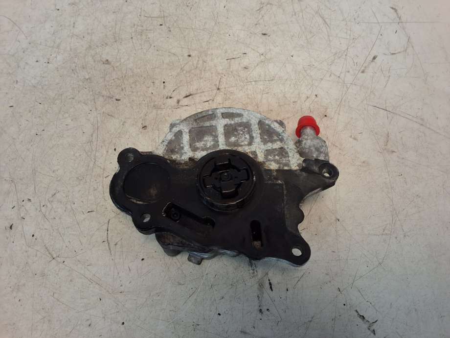 Dieselpumpe til VW Passat 2011-2015 (B7) (B7) (VOLKSWAGEN|03L 145 100 F|)