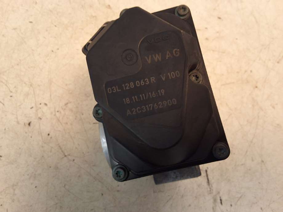 Spjeldhus til VW Passat 2011-2015 (B7) (B7) (VOLKSWAGEN|03L 128 063 T|)