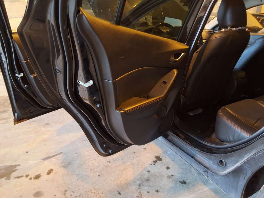 Dør venstre bak til Mazda 3 2013-2016 (Type III, Fase 1)  (MAZDA|BHY07302XF|)
