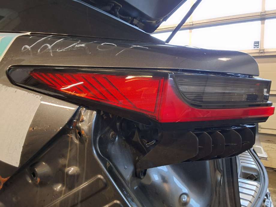 Baklykt venstre til Lexus RZ 2023-->>  (LEXUS|8156146130|)