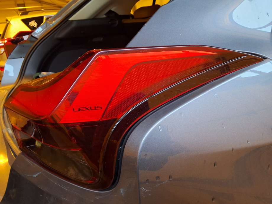 Baklykt høyre til Lexus UX 2018-->>  (LEXUS|8155176371|)