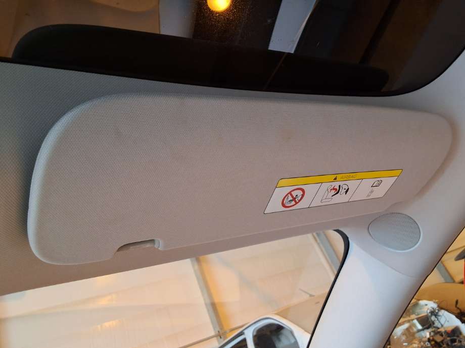 Solskjerm til Tesla Model 3, 2018-2023 (Fase 1)  (TESLA|1490406-21-A)