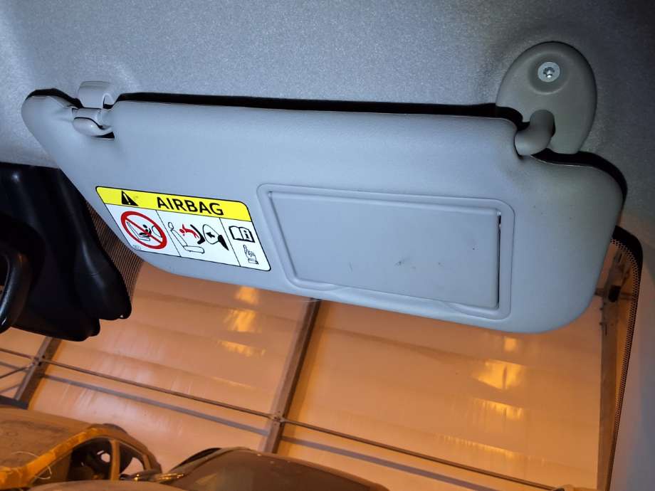 Solskjerm til Toyota Yaris 2014-2020 (Type III, Fase 2)  (TOYOTA|743100DC91B0|)