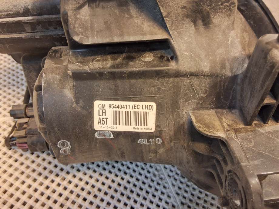 Frontlykt venstre halogen til Opel Mokka 2012-2016 (Type I, Fase 1) (OPEL|42435929|)