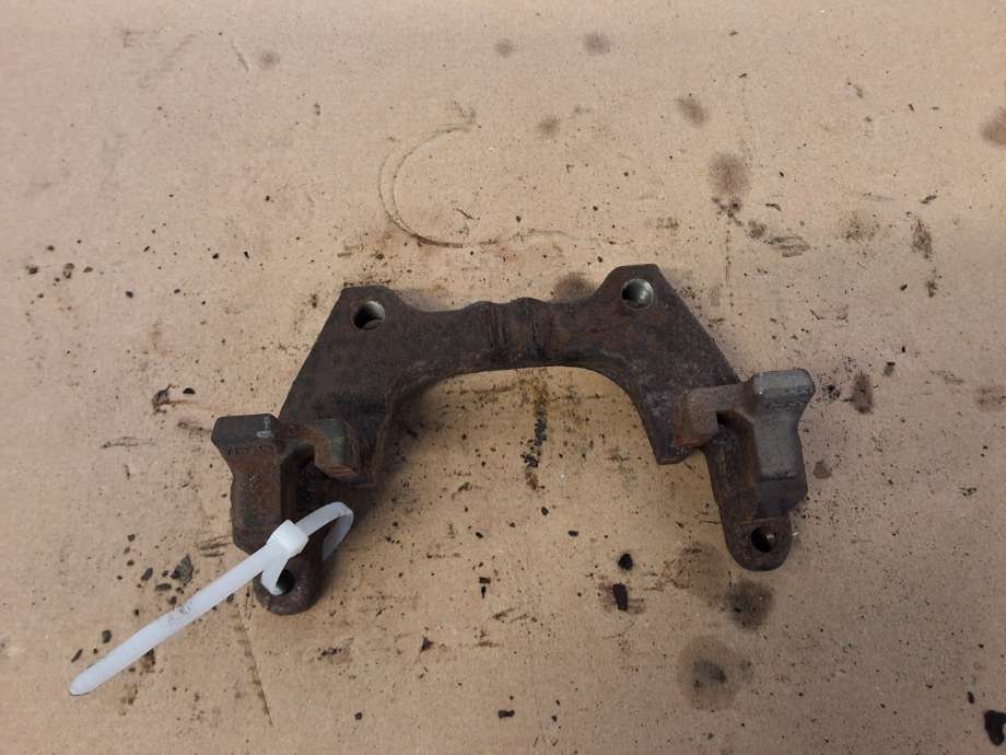 Bremsecaliper brakett til VW Golf Sportsvan 2014-2018 (VOLKSWAGEN|8V0 615 425|)