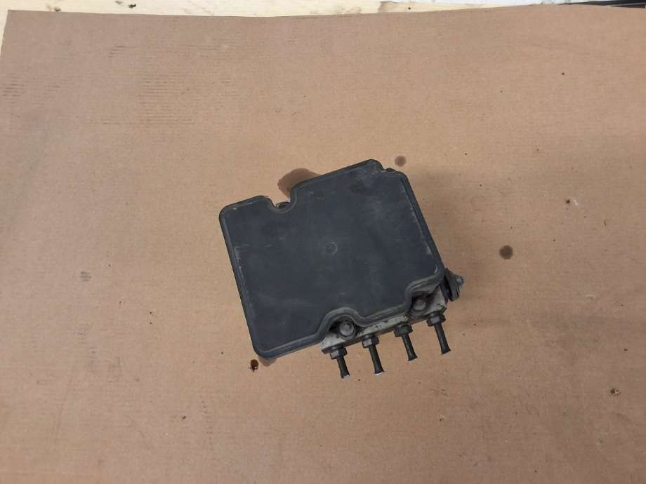 ABS sentral til VW Crafter 2011-2016 (Type I, Fase 2)  (VOLKSWAGEN|2E0 614 095 J|2E0 614 095 AA|)