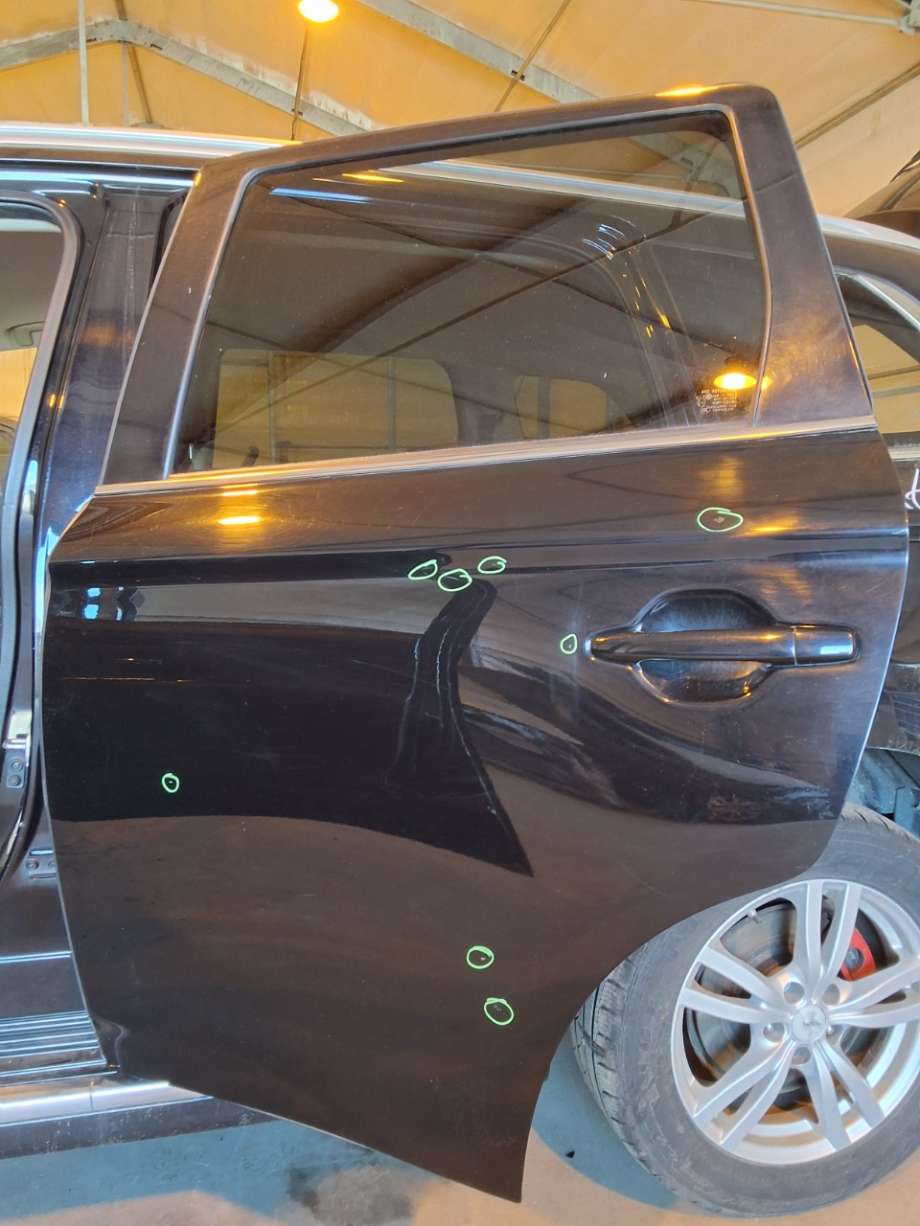 Dør venstre bak til Mitsubishi Outlander, 2015-->> (Type III, Fase 2)  (MITSUBISHI|)