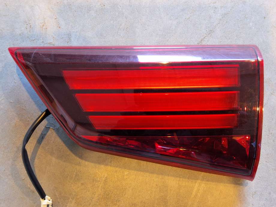 Baklykt høyre indre til Mitsubishi Outlander, 2015-->> (Type III, Fase 2)  (MITSUBISHI|)