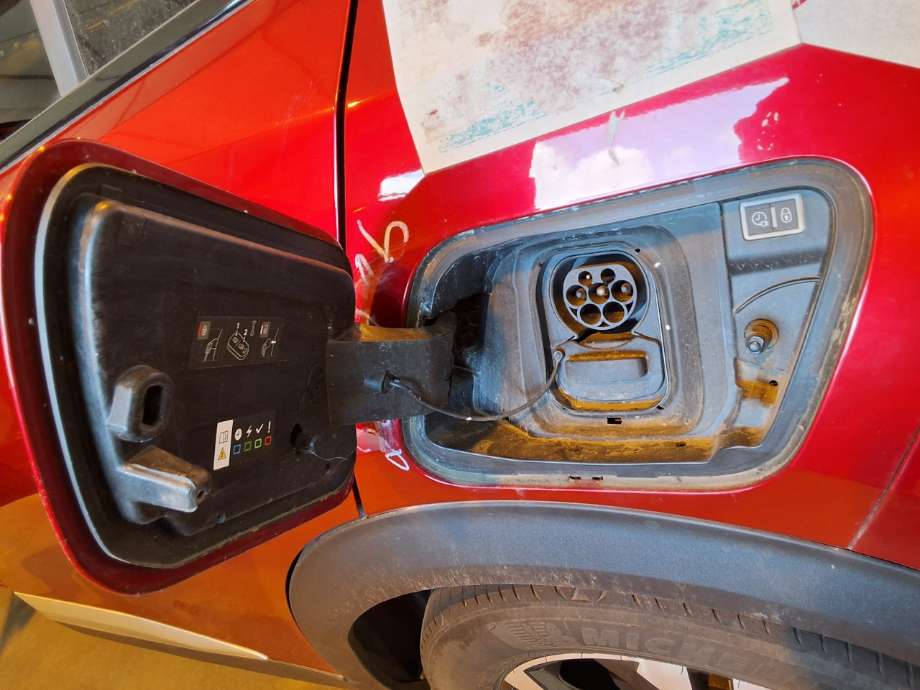 Batterilader inntak/luke til Peugeot 2008 2019-->> (Type II)  (PEUGEOT|)