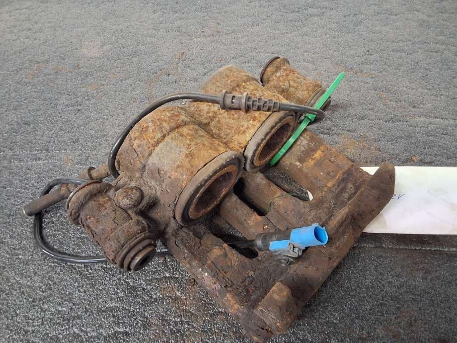 Bremsecaliper høyre foran til VW Crafter 2011-2016 (Type I, Fase 2)  (VOLKSWAGEN|2E0 615 106 B|)