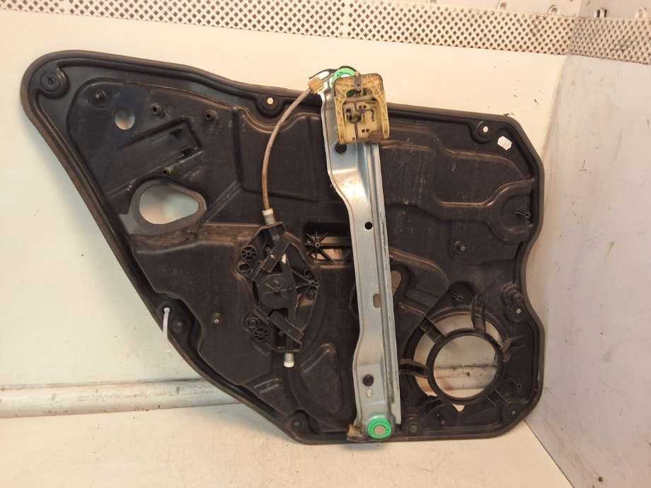 Ruteheis til Volvo V60/V60 CC 2013-2018 (Type I, Fase 2)  (VOLVO|30784309|)